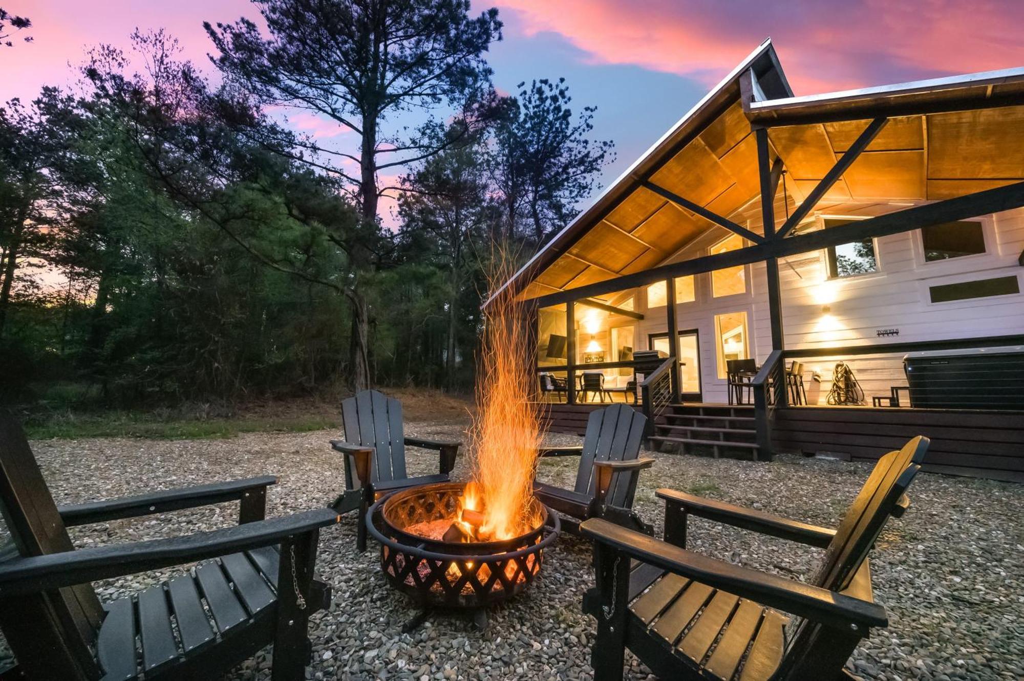 New Farmhouse-Chic Cabin With Hot Tub & Firepit Broken Bow Exterior foto